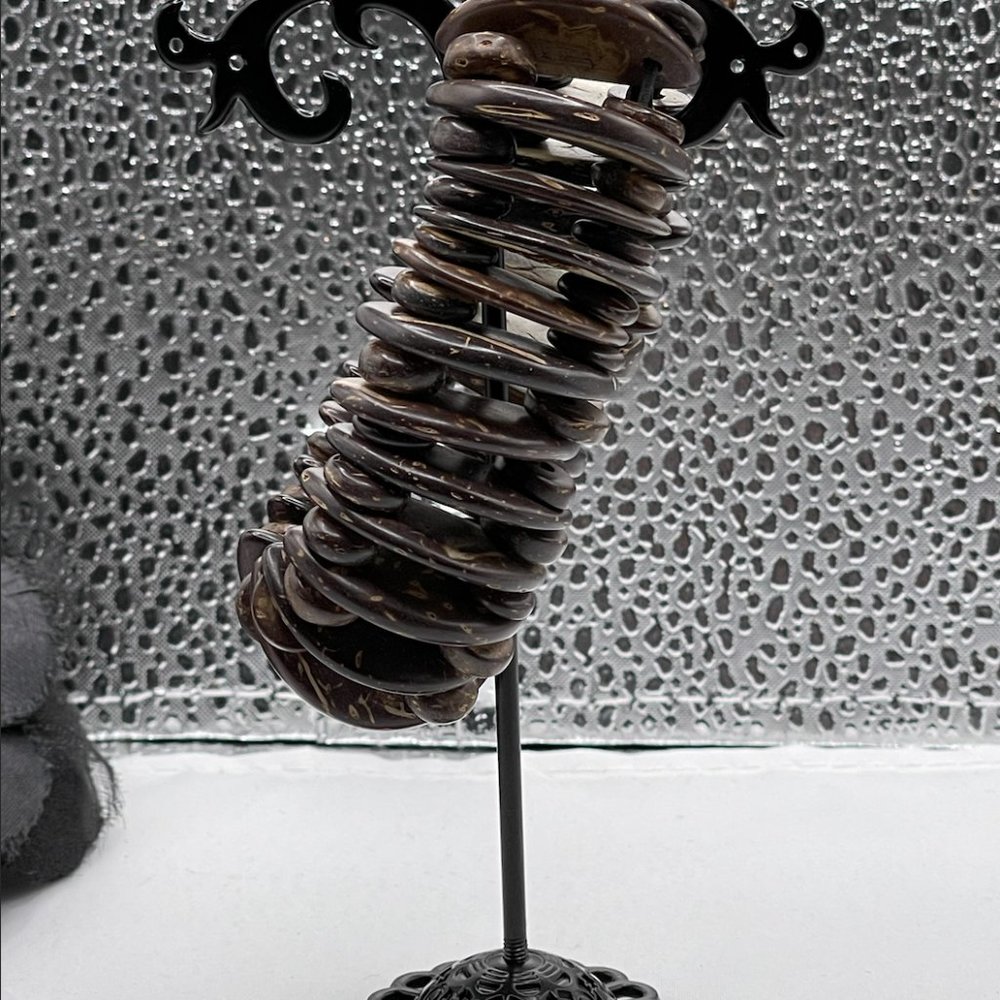 12.12.23.1 - Columbian Coconut shell bracelet